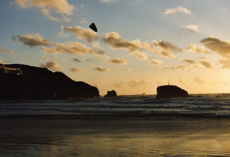 08 Kitesurfer am Strand von Perranporth